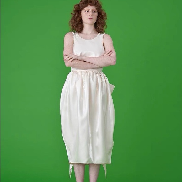 White satin midi dress with bow detail, pearl belt - Picture 2 of 3